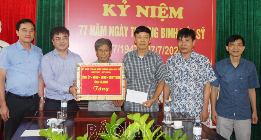 Lãnh đạo tỉnh thăm, tặng quà Trung tâm Điều dưỡng Thương, bệnh binh Bắc Giang, Bắc Ninh