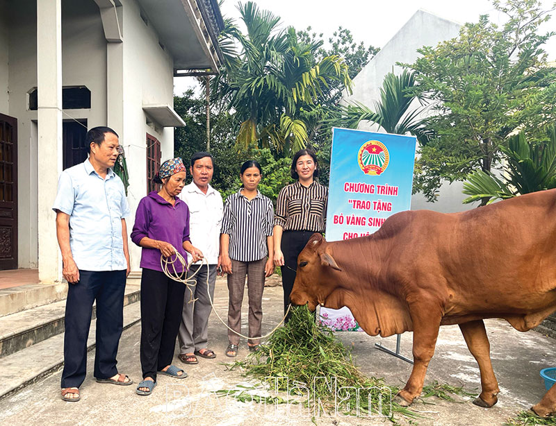 Hội viên nông dân xã Mộc Bắc giúp nhau phát triển kinh tế, giảm nghèo bền vững