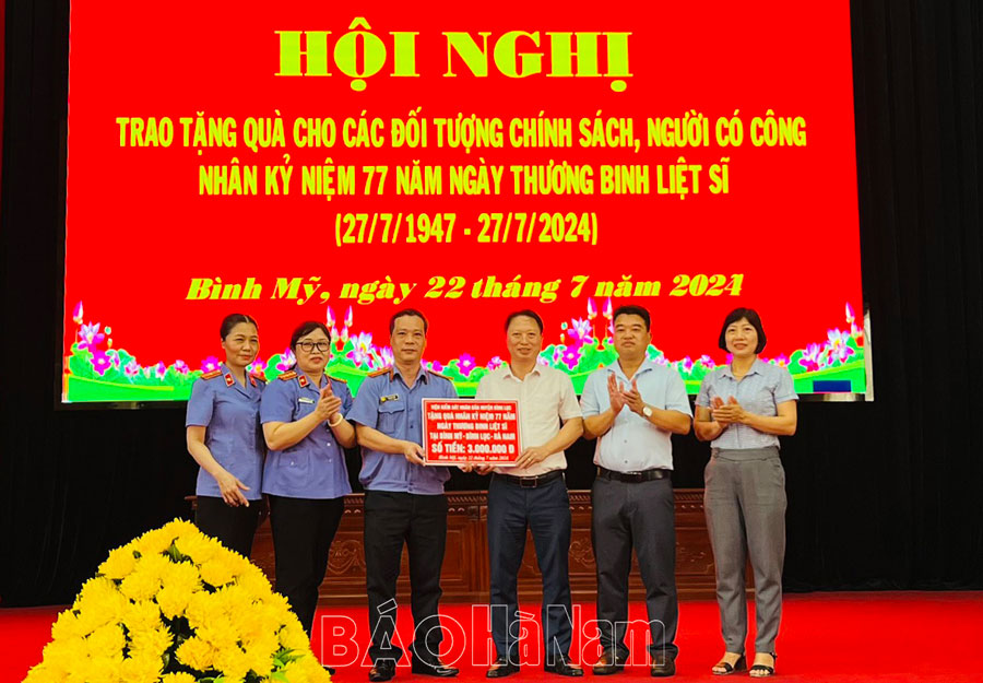 Viện KSND huyện Bình Lục tổ chức nhiều hoạt động tri ân, đền ơn đáp nghĩa
