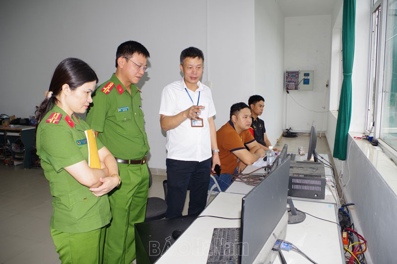 Kiểm tra công tác triển khai thực hiện mô hình “Triển khai thiết bị giám sát thi cử, sát hạch lái xe”