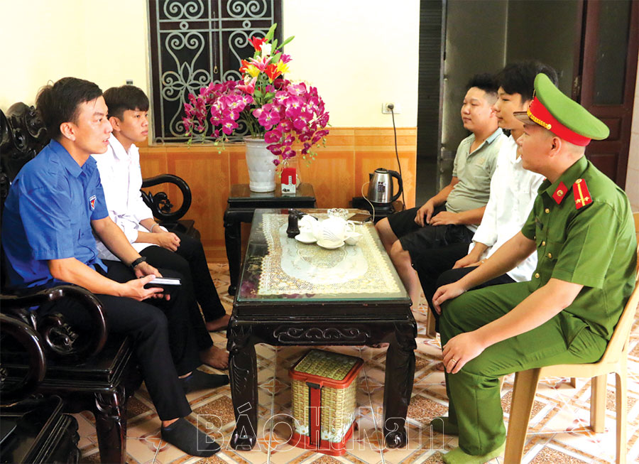 Công an thị trấn Bình Mỹ gần dân, vì nhân dân phục vụ