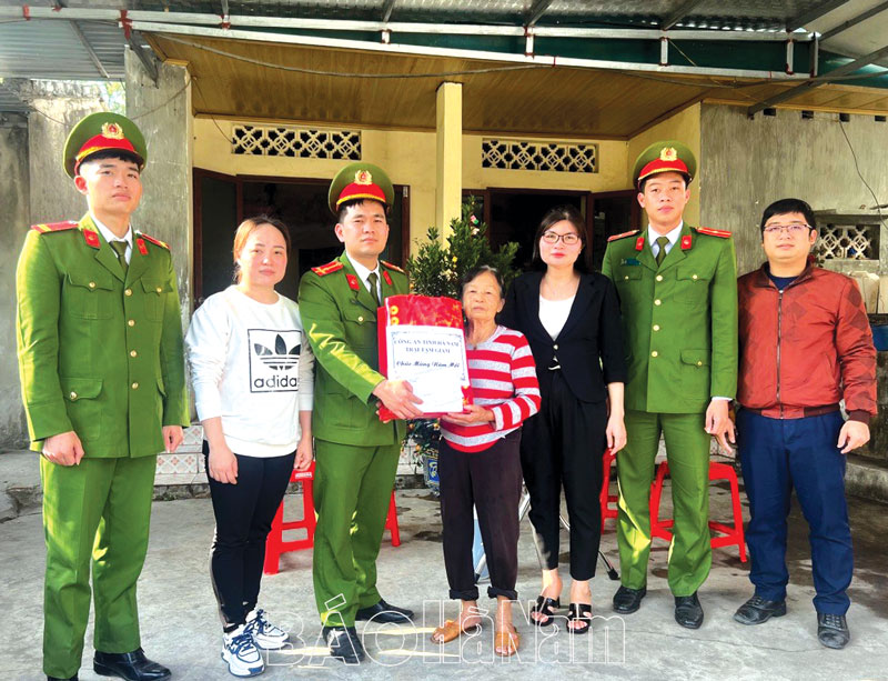 Hội LHPN xã Thanh Sơn tham gia xây dựng Đảng, chính quyền trong sạch, vững mạnh