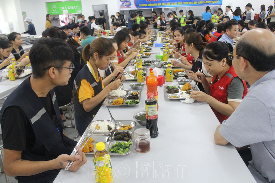 LĐLĐ huyện Thanh Liêm phối hợp tổ chức “Bữa cơm công đoàn”