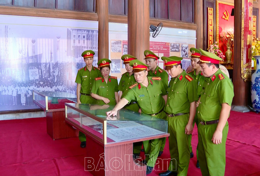 Công an Bình Lục tổ chức nhiều hoạt động ý nghĩa nhân kỷ niệm 55 năm thực hiện Di chúc Chủ tịch Hồ Chí Minh