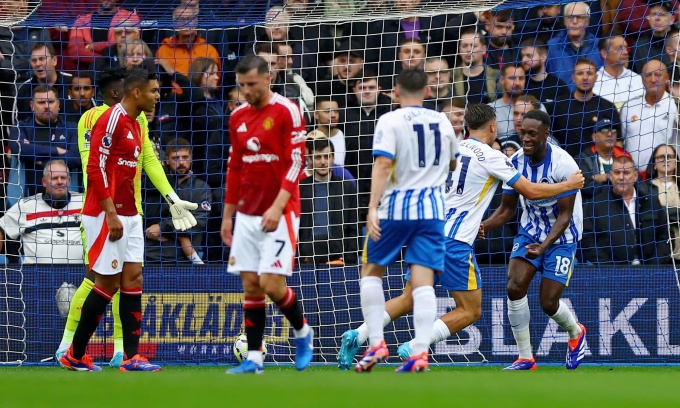 Man Utd thua phút 95 ở Ngoại hạng Anh