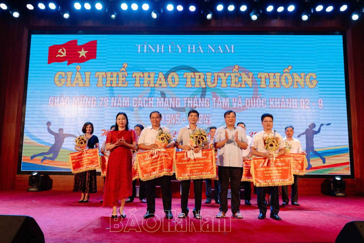 Văn phòng Tỉnh ủy giành giải Nhất toàn đoàn Giải Thể thao truyền thống Khối thi đua các ban xây dựng Đảng và cơ quan trực thuộc Tỉnh ủy