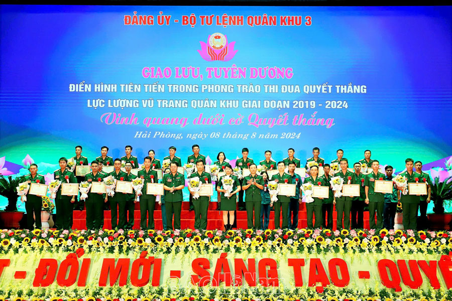 Chiến sỹ trẻ tiêu biểu, tận tụy với công việc