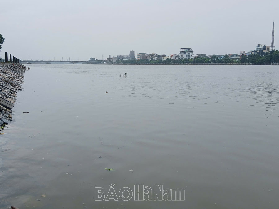 Lũ trên sông Đáy lên sát báo động 3