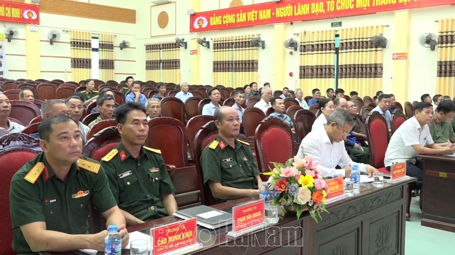 Kim Bảng bồi dưỡng kiến thức quốc phòng và an ninh cho trên 100 người có uy tín