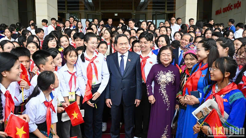 Chủ tịch Quốc hội Trần Thanh Mẫn dự phiên chất vấn và trả lời chất vấn "Quốc hội trẻ em"