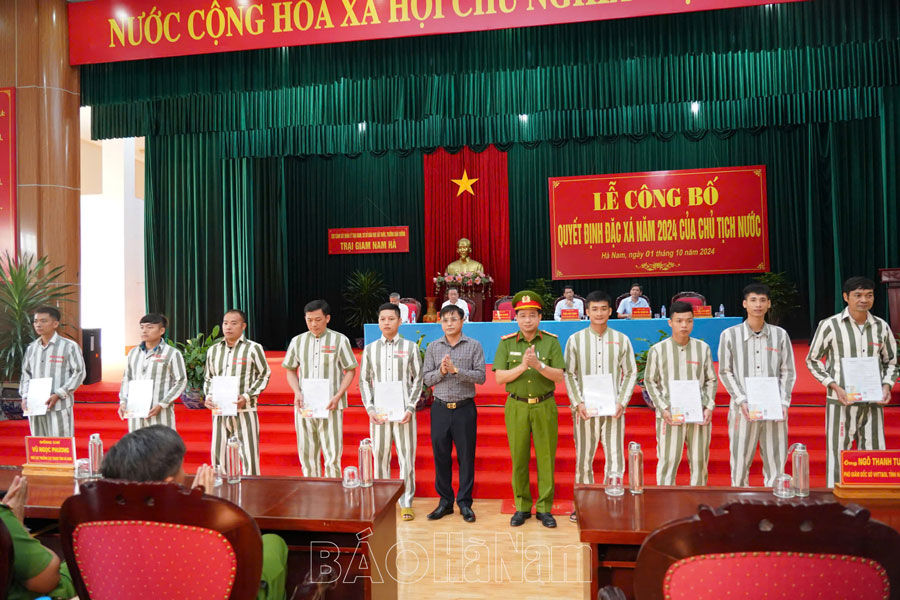 Trại giam Nam Hà công bố Quyết định đặc xá của Chủ tịch nước năm 2024