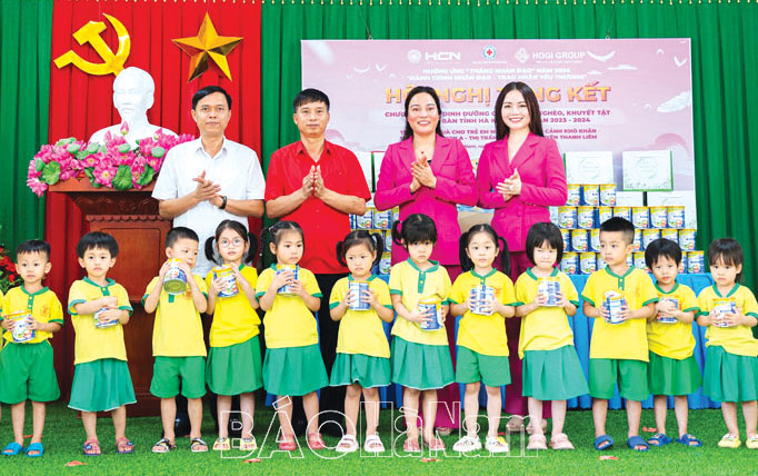 Nhân rộng Chương trình “Dinh dưỡng cho trẻ em nghèo, khuyết tật”