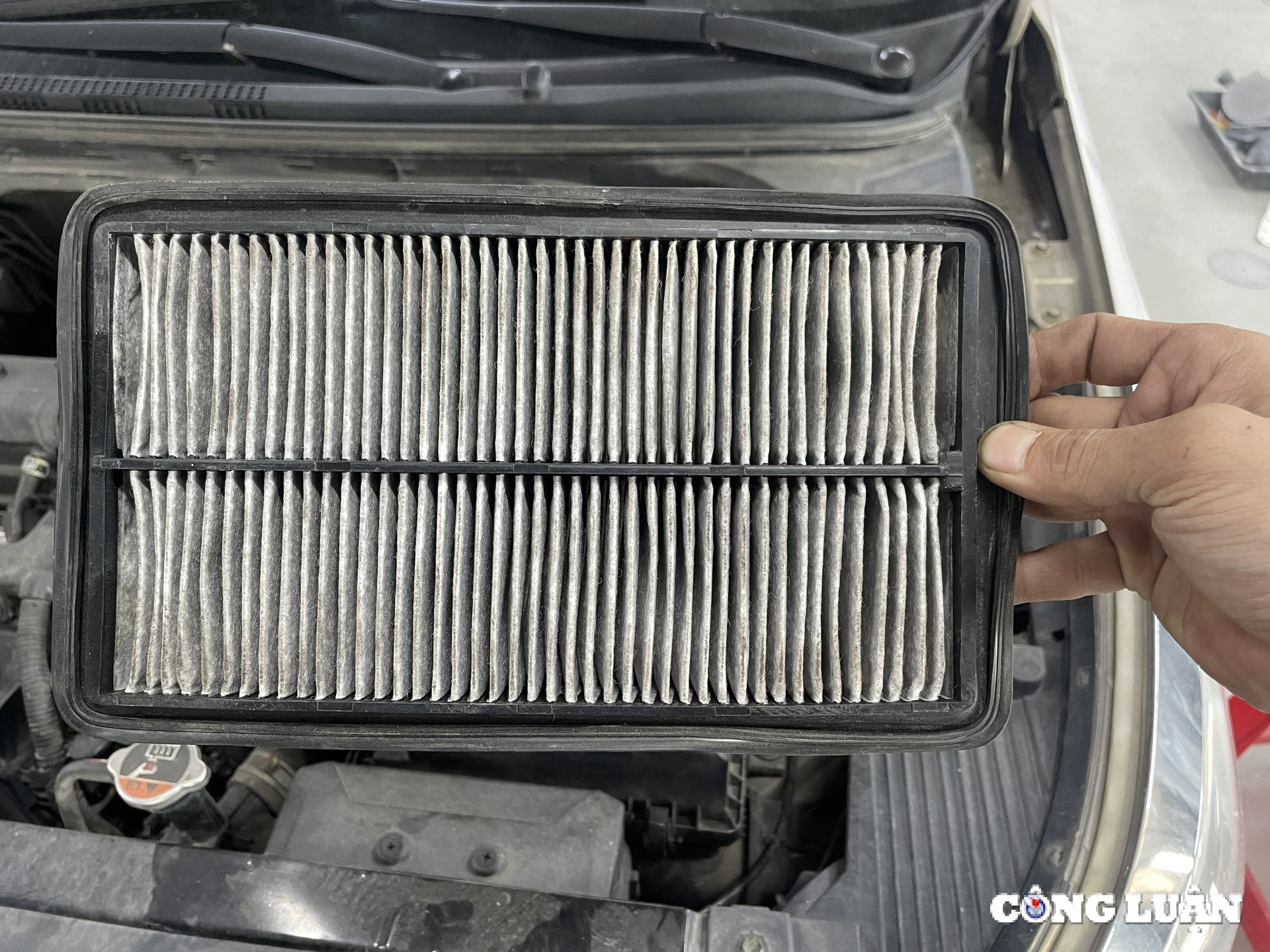 Lọc gió ô tô bao lâu thay 1 lần để đảm bảo xe hoạt động tốt?