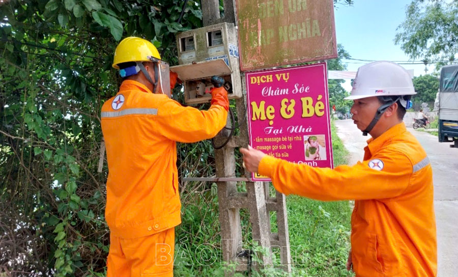 Phấn đấu sớm hoàn thành ghi chỉ số công tơ về những ngày cuối tháng