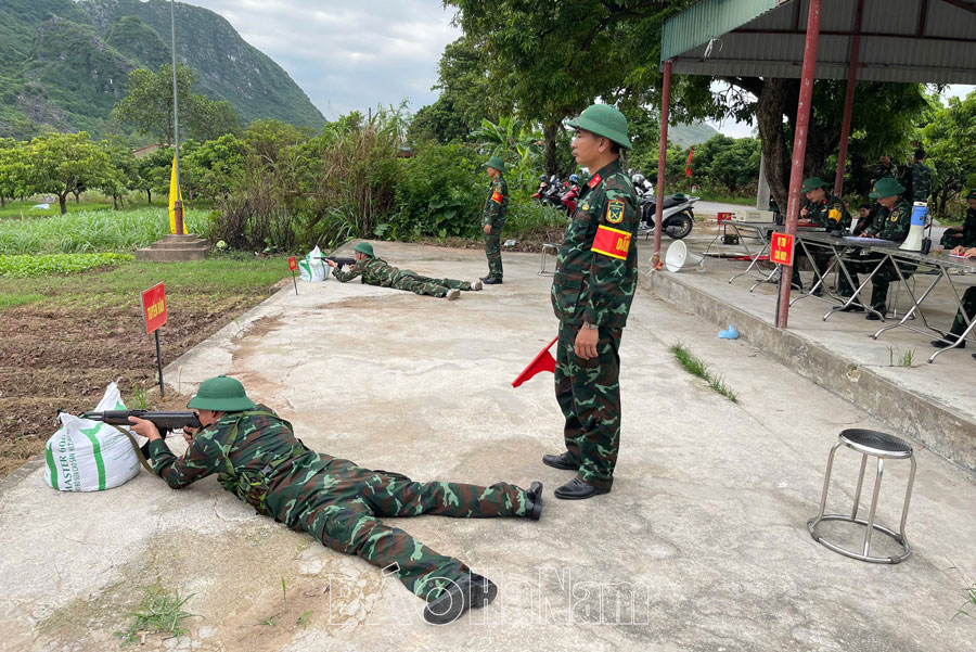 Ban CHQS Kim Bảng kiểm tra bắn đạn thật đối với sỹ quan, quân nhân chuyên nghiệp