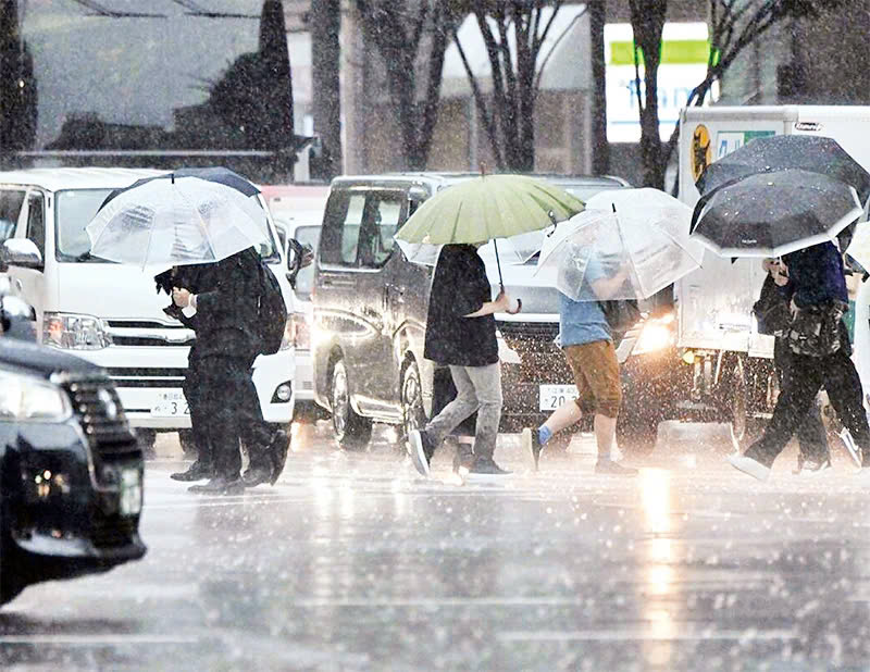 Nhiều nước châu Á đối phó mưa, bão lớn