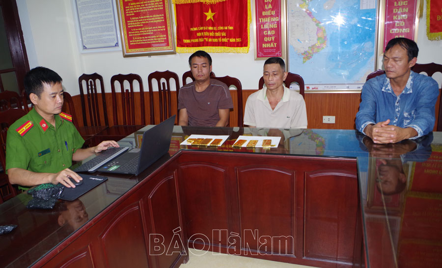 Bắt 3 đối tượng “Buôn lậu” hơn 6 kg vàng
