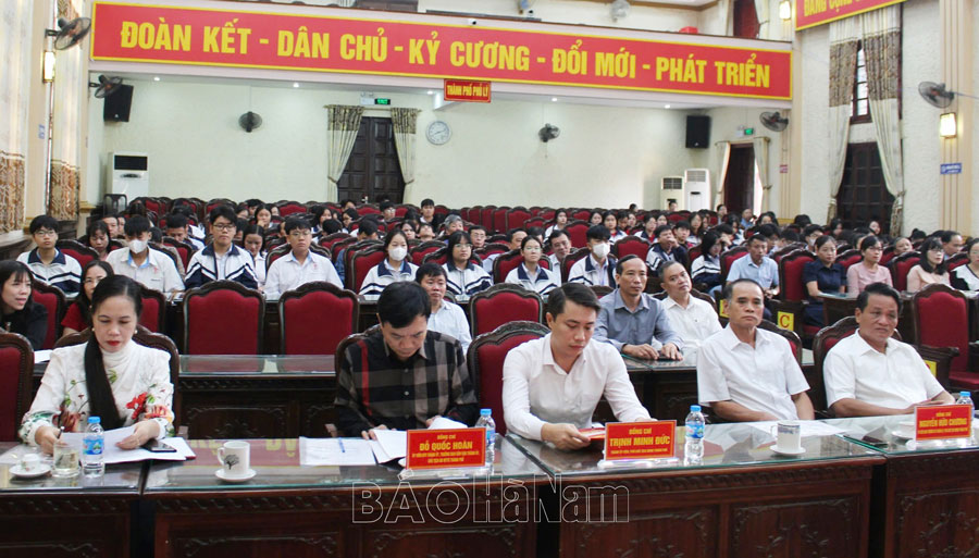 UBND thành phố Phủ Lý hưởng ứng ngày pháp luật Việt Nam