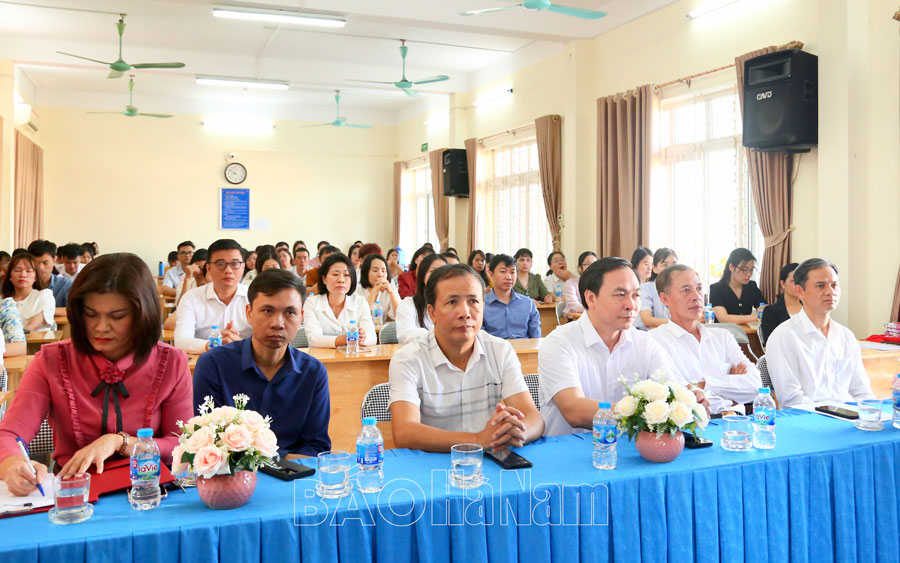 Đảng ủy Khối các cơ quan tỉnh bế giảng lớp bồi dưỡng lý luận chính trị cho đảng viên mới