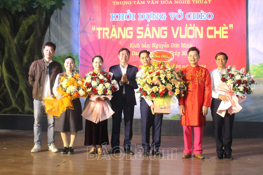 Khởi dựng vở chèo “Trăng sáng vườn chè”