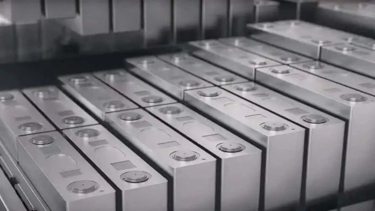 Thay pin xe điện 5 năm nữa sẽ rẻ hơn sửa chữa xe động cơ xăng