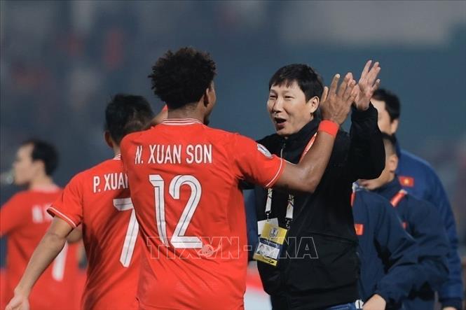 Thắng đậm Myanmar 5-0, đội tuyển Việt Nam sẽ gặp Singapore ở bán kết