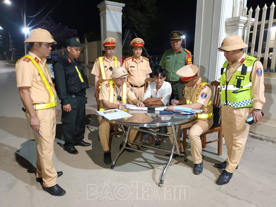 Quy định xử phạt vi phạm hành chính về trật tự, an toàn giao thông trong lĩnh vực giao thông đường bộ