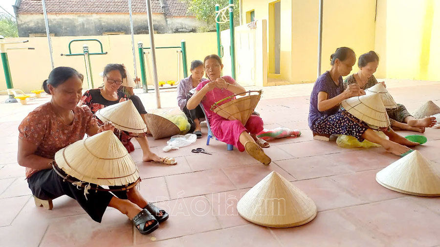 Nón lá An Khoái - Văn Quán được cấp Giấy chứng nhận đăng ký nhãn hiệu tập thể