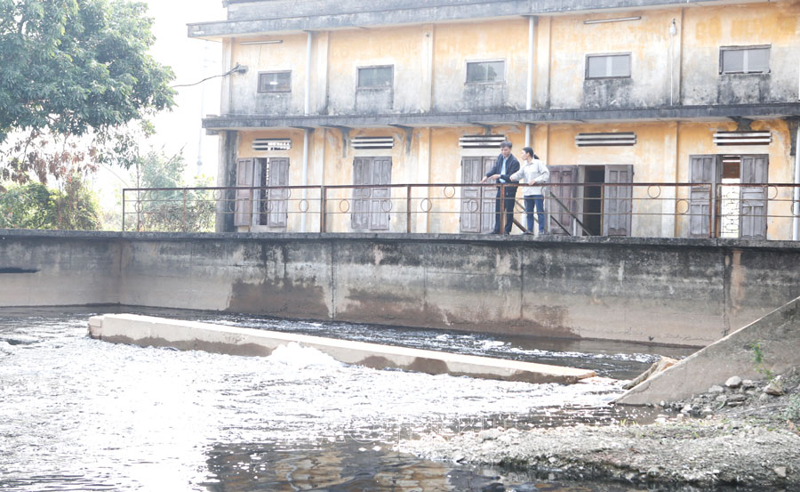 Chủ động lấy nước đổ ải gieo cấy lúa xuân