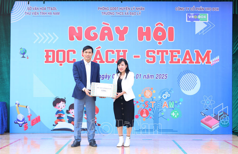 Hơn 300 em học sinh Trường THCS Đạo Lý hào hứng với Ngày hội đọc sách