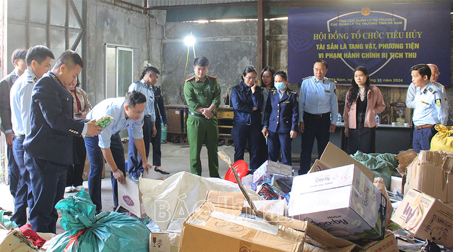 Tăng cường công tác chống buôn lậu, gian lận thương mại và hàng giả