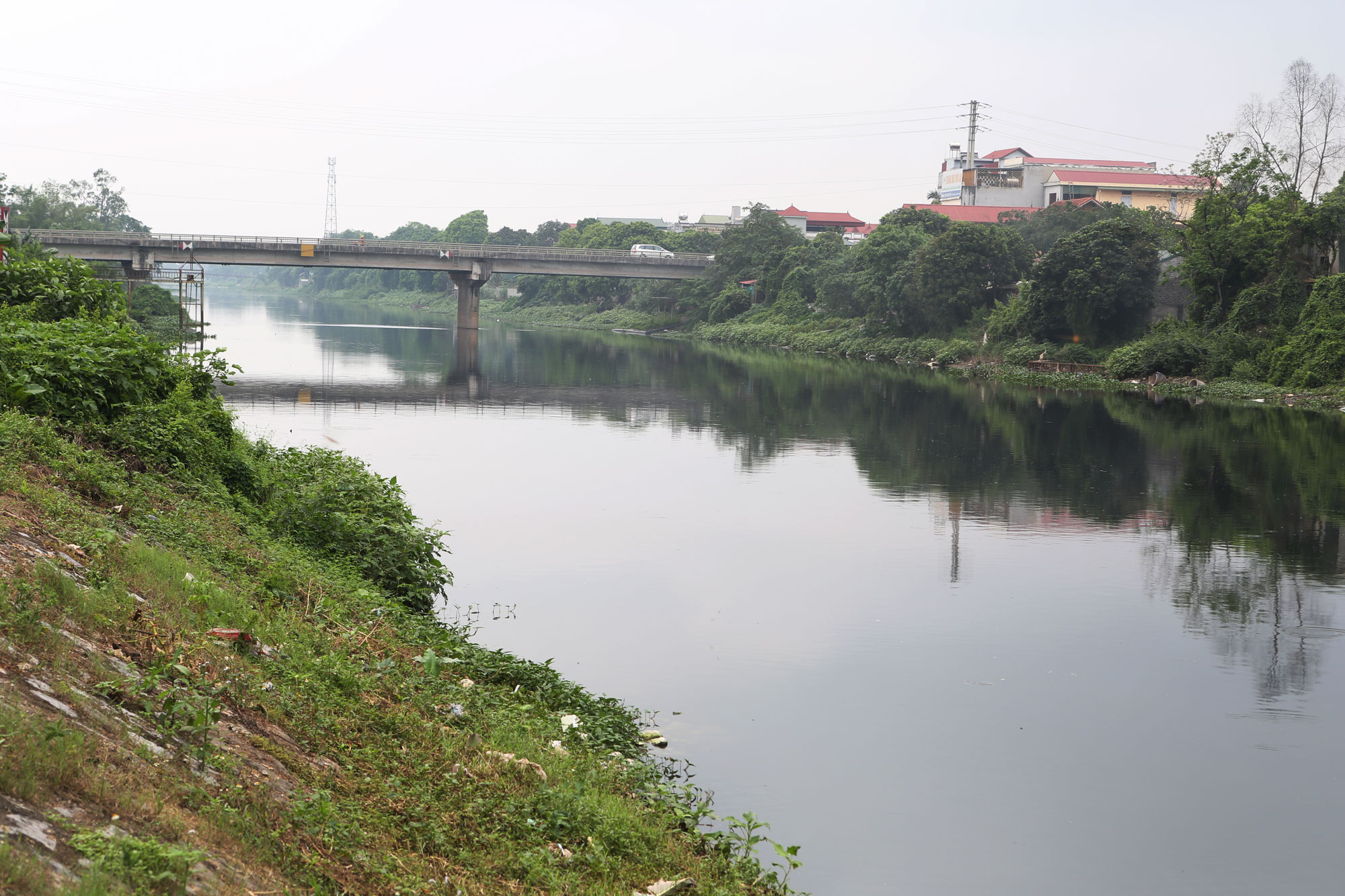 Các giải pháp cấp bách tăng cường công tác kiểm soát và xử lý ô nhiễm môi trường nước một số lưu vực sông
