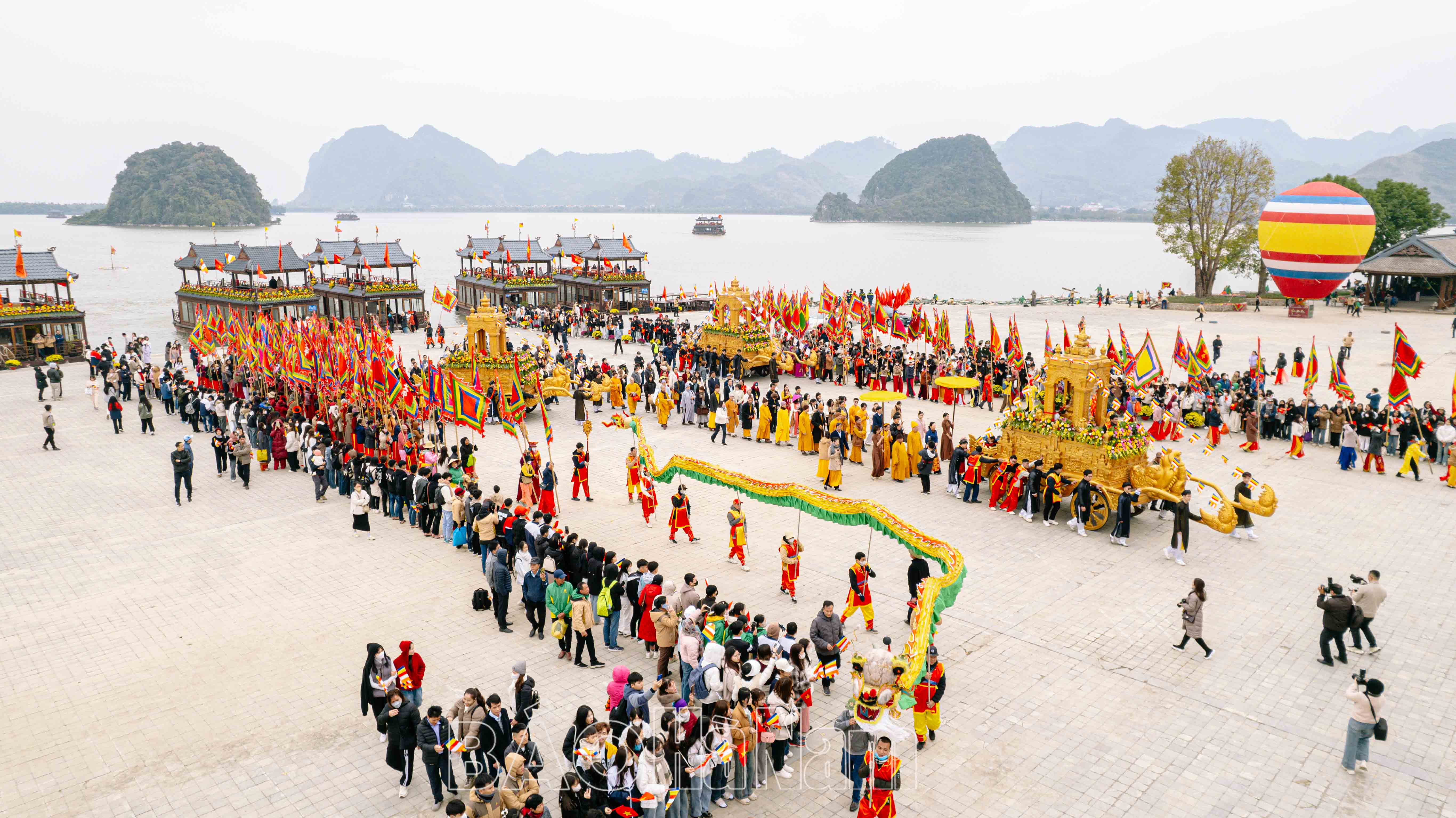 Độc đáo nghi lễ rước nước tại Hội xuân Tam Chúc 2025