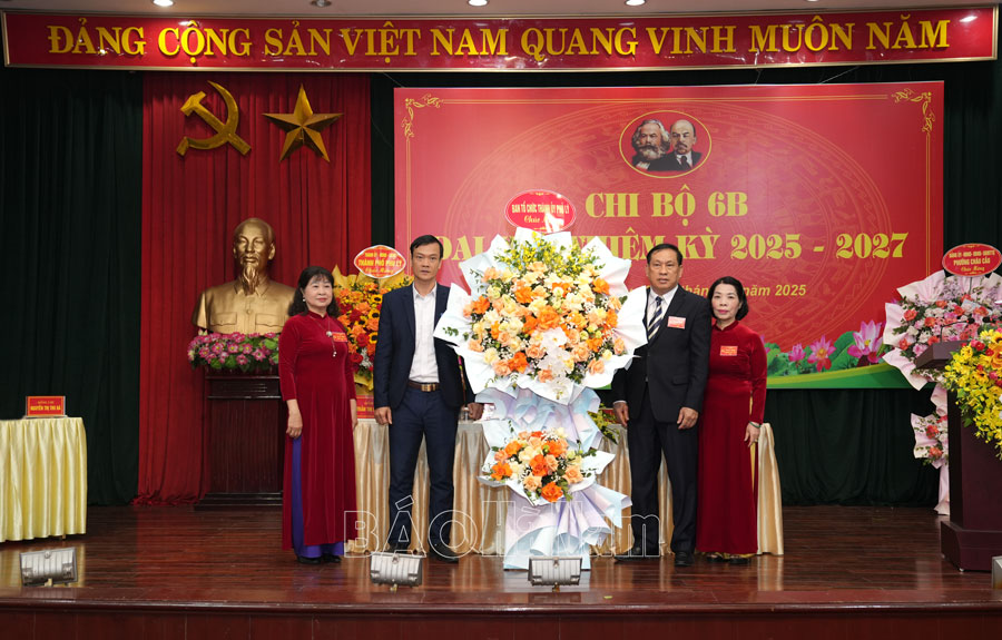 Chi bộ 6B, phường Châu Cầu tổ chức Đại hội nhiệm kỳ 2025-2027