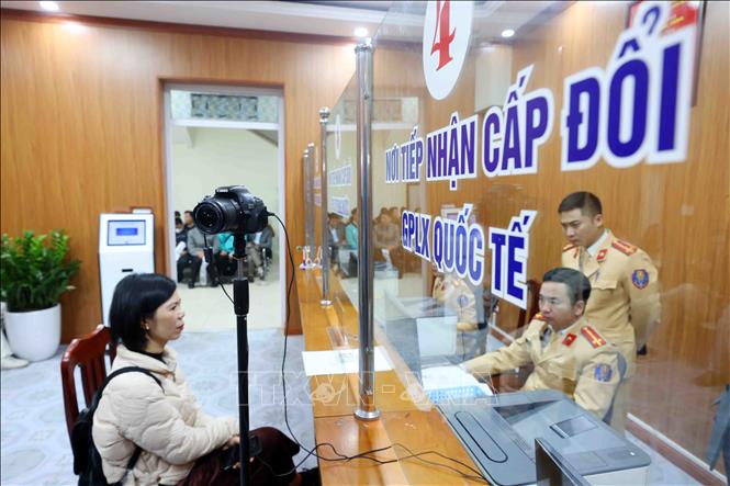 Giấy phép lái xe quá thời hạn sử dụng từ 1 năm trở lên phải sát hạch lý thuyết và thực hành