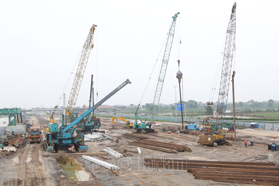 Khuyến khích người dân có đất nông nghiệp thu hồi sớm bàn giao mặt bằng