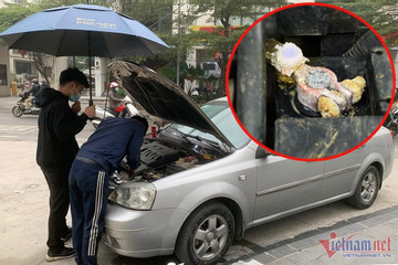 Cọc bình ắc quy ô tô sùi mốc xanh đỏ, cẩn thận kẻo 'nằm đường'