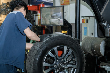 Lắp cảm biến áp suất lốp, nhớ kỹ điều này để tránh hỏng xe