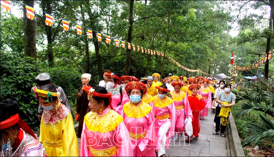 Tháng ba trẩy hội chùa Đọi