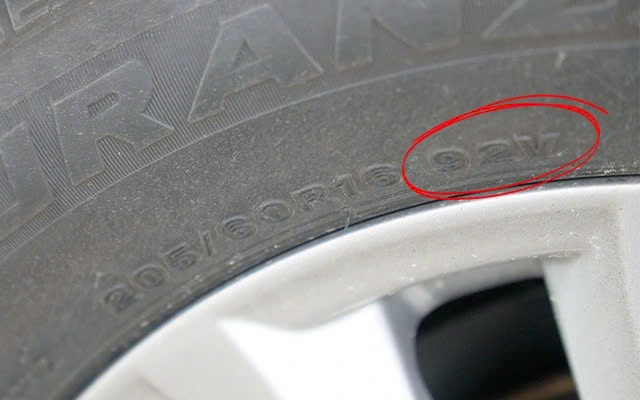 Tại sao phải chú ý chỉ số tải trọng, tốc độ khi thay lốp ô tô?