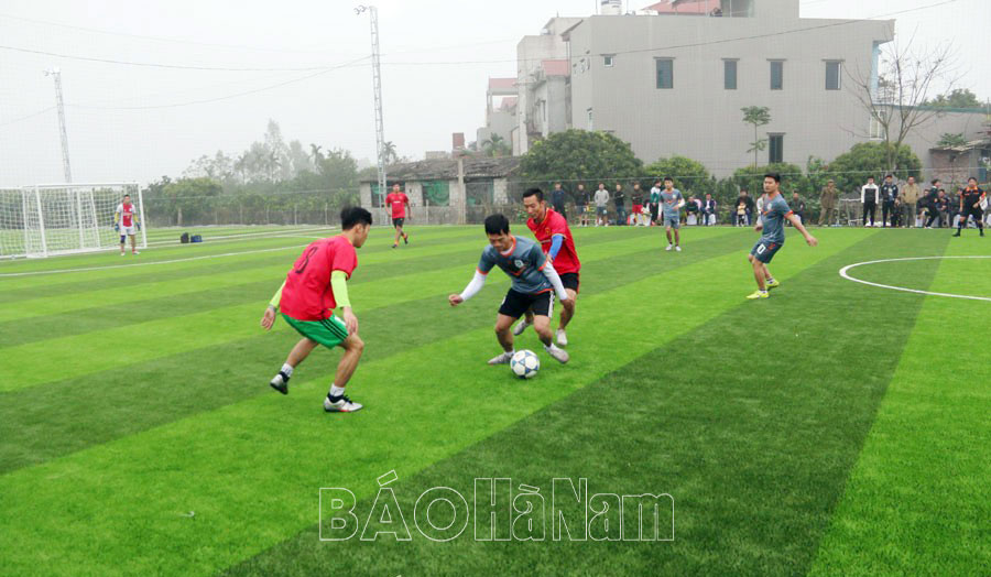 Bóng đá “phủi” - Nơi kết nối những người đam mê môn thể thao vua