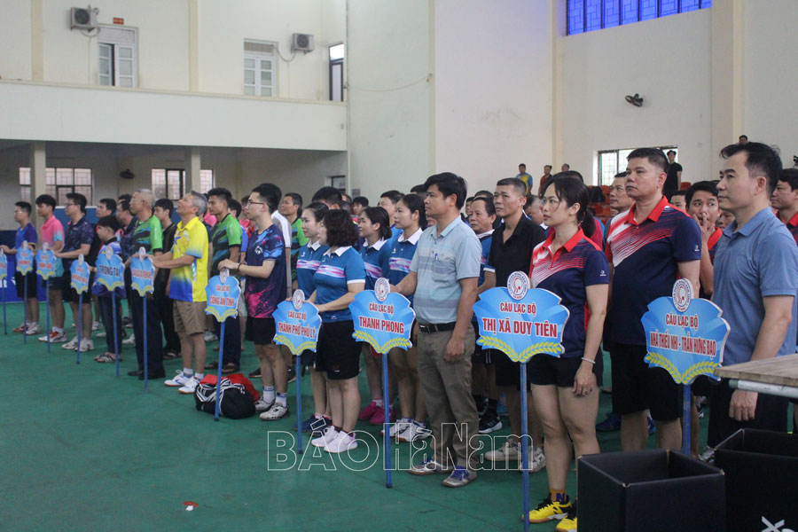 Gần 200 vận động viên tham gia Giải Bóng bàn các Câu lạc bộ năm 2025