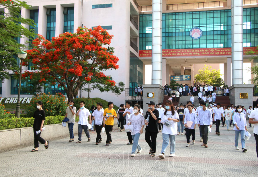 Cảnh giác với thủ đoạn lợi dụng chính sách miễn học phí để lừa đảo người dân