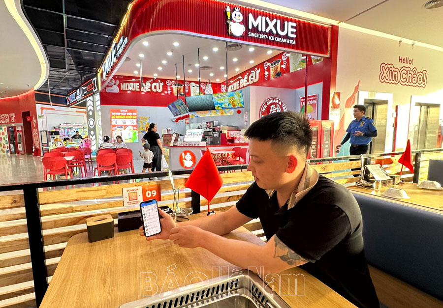 Đẩy mạnh ứng dụng công nghệ trong kinh doanh dịch vụ ăn uống