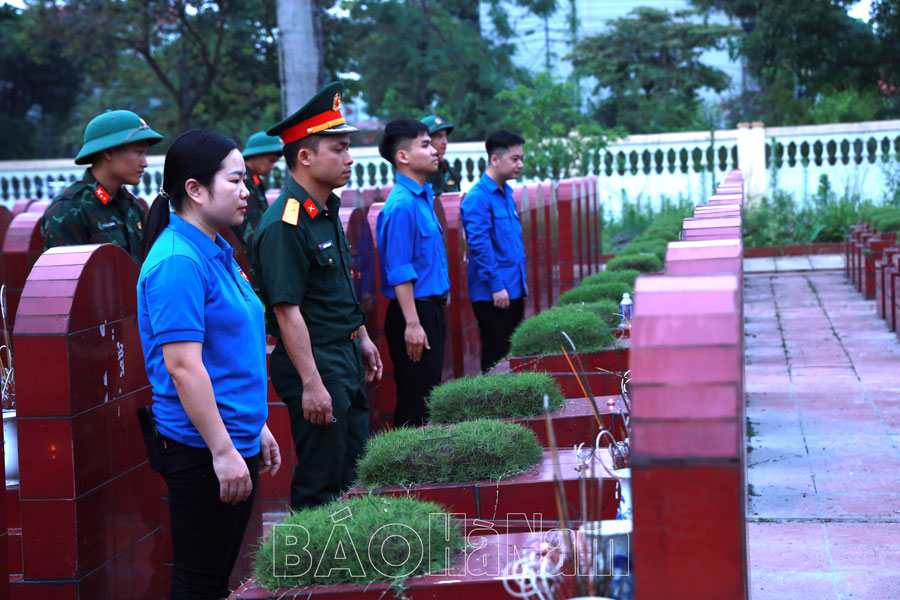 Thắp nến tri ân tại Nghĩa trang liệt sỹ phường Lê Hồng Phong – Châu Sơn