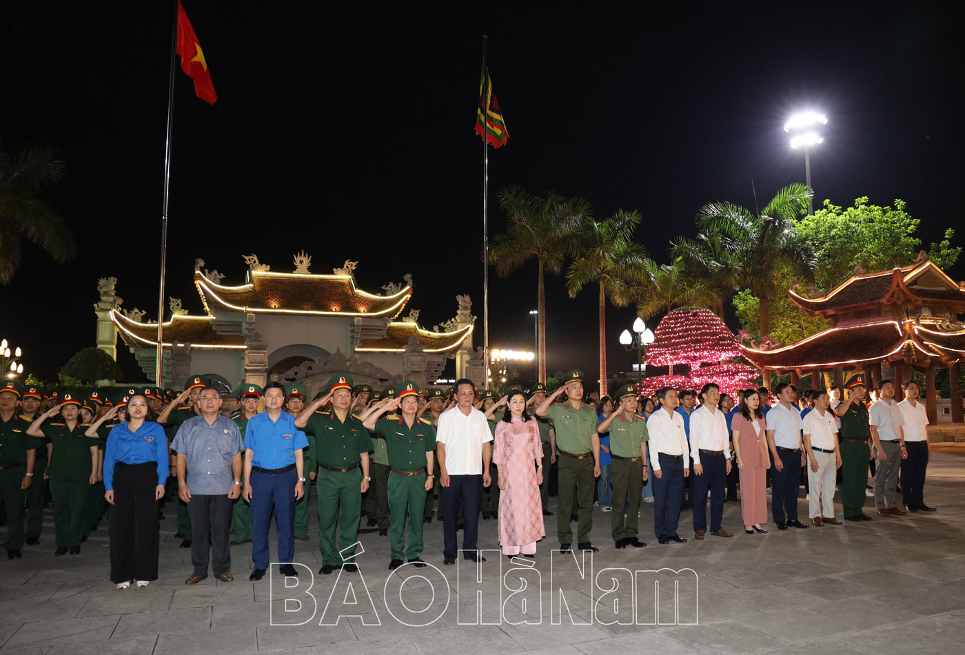 Thắp nến tri ân các Anh hùng liệt sỹ