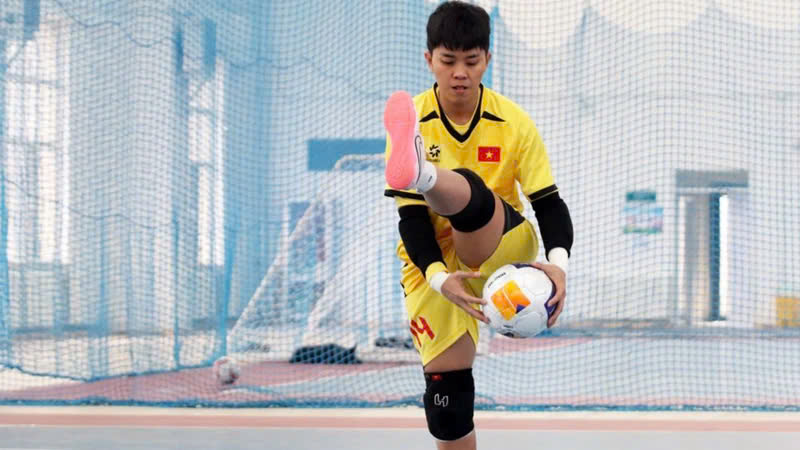 Đội tuyển futsal nữ Việt Nam tập buổi đầu tiên tại Trung Quốc