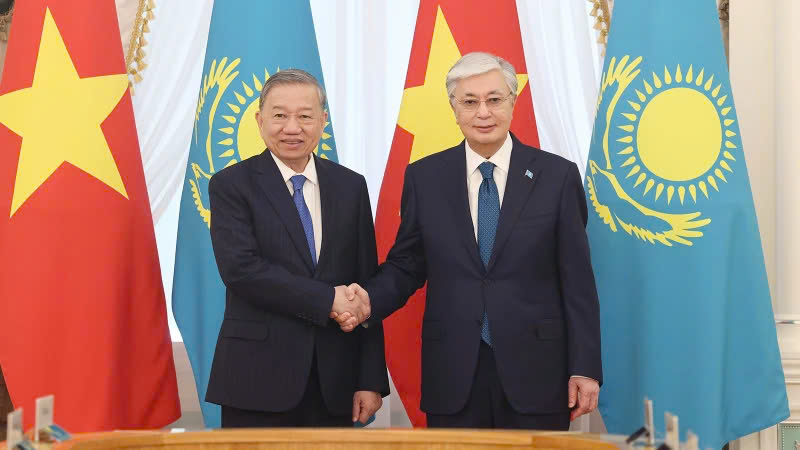 Tuyên bố chung về việc thiết lập quan hệ Đối tác chiến lược Việt Nam-Kazakhstan
