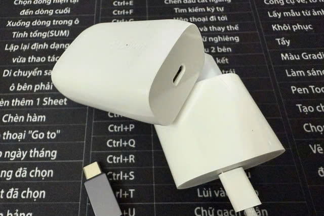 Người dùng đang 'rối tung' khi chọn mua bộ sạc di động