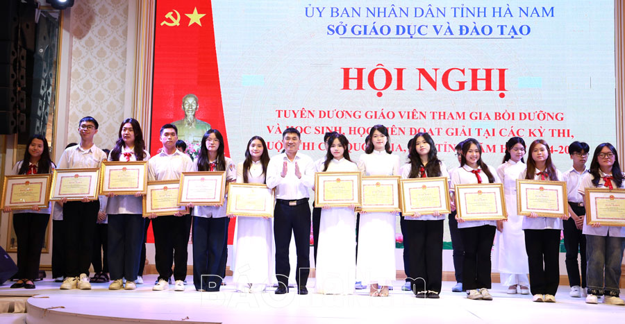 Hà Nam có 2 học sinh được miễn thi tốt nghiệp THPT và tuyển thẳng đại học năm 2025